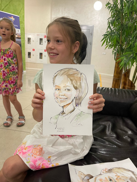 Аня улыбается с шаржем, Михаил Шабалин, шаржист