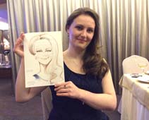 Настя показывает свой шарж на свадьбе в ресторане
