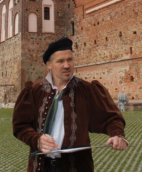 Художник шаржист Мишель в замке Мир