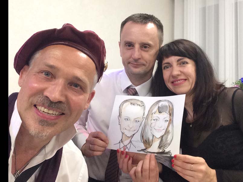 Александр и Ольга позируют вместе с мастером