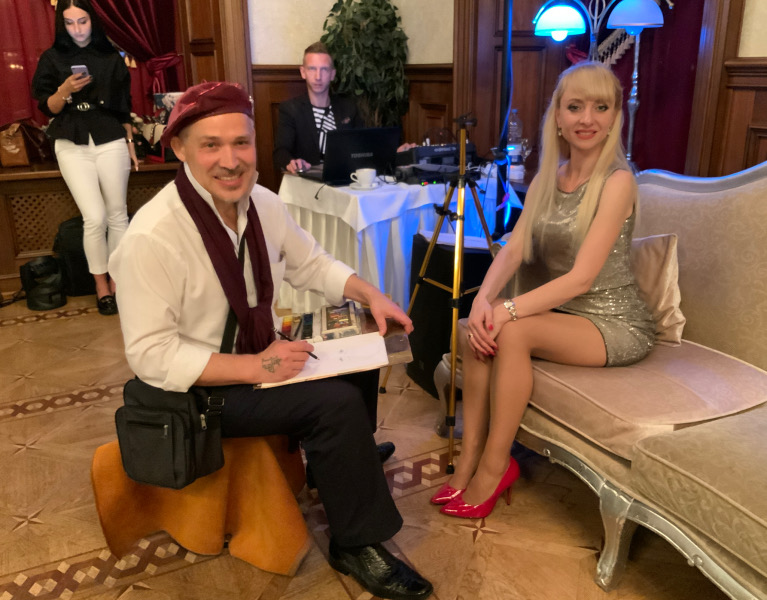 шаржист на еврейской свадьбе в усадьбе Ваньковичей